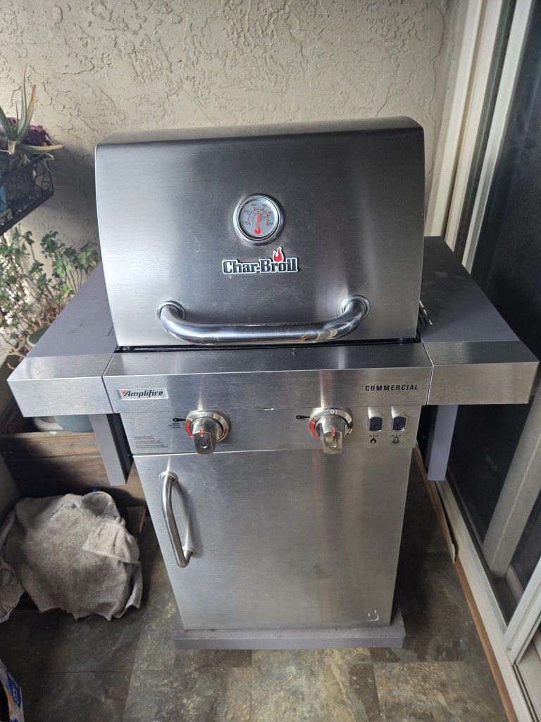 Commercial Series 2 Burner Liquid Propane and Natural Gas Infrared BBQ Grill