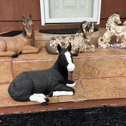 4 Horse Sculpture Decorations 
