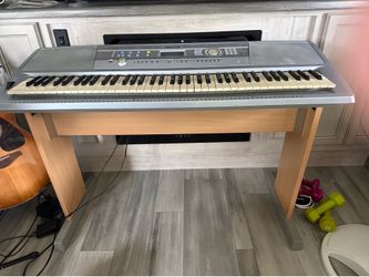 Yamaha Portable Grand Dgx-202