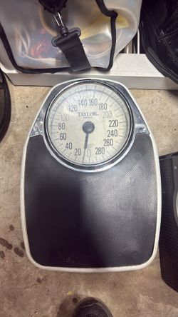 Taylor vintage weight scale