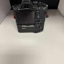 2 Sony A7R4 cameras, like new 