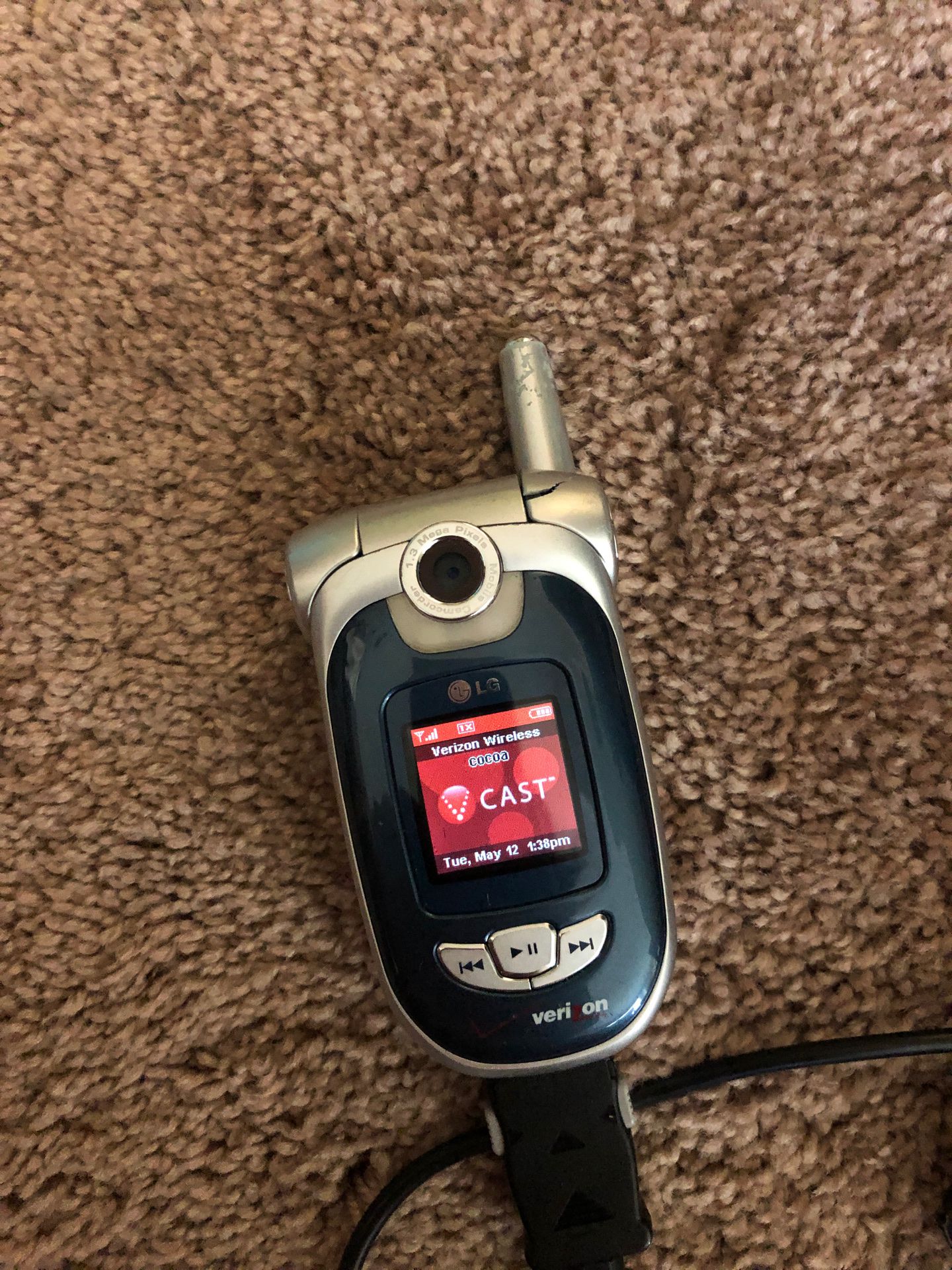 Old Verizon LG Flip Phone