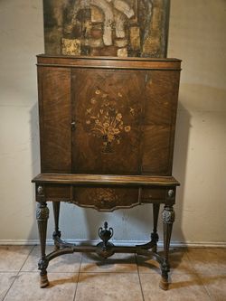 Louis XVI Antique Cabinet - Place Offer