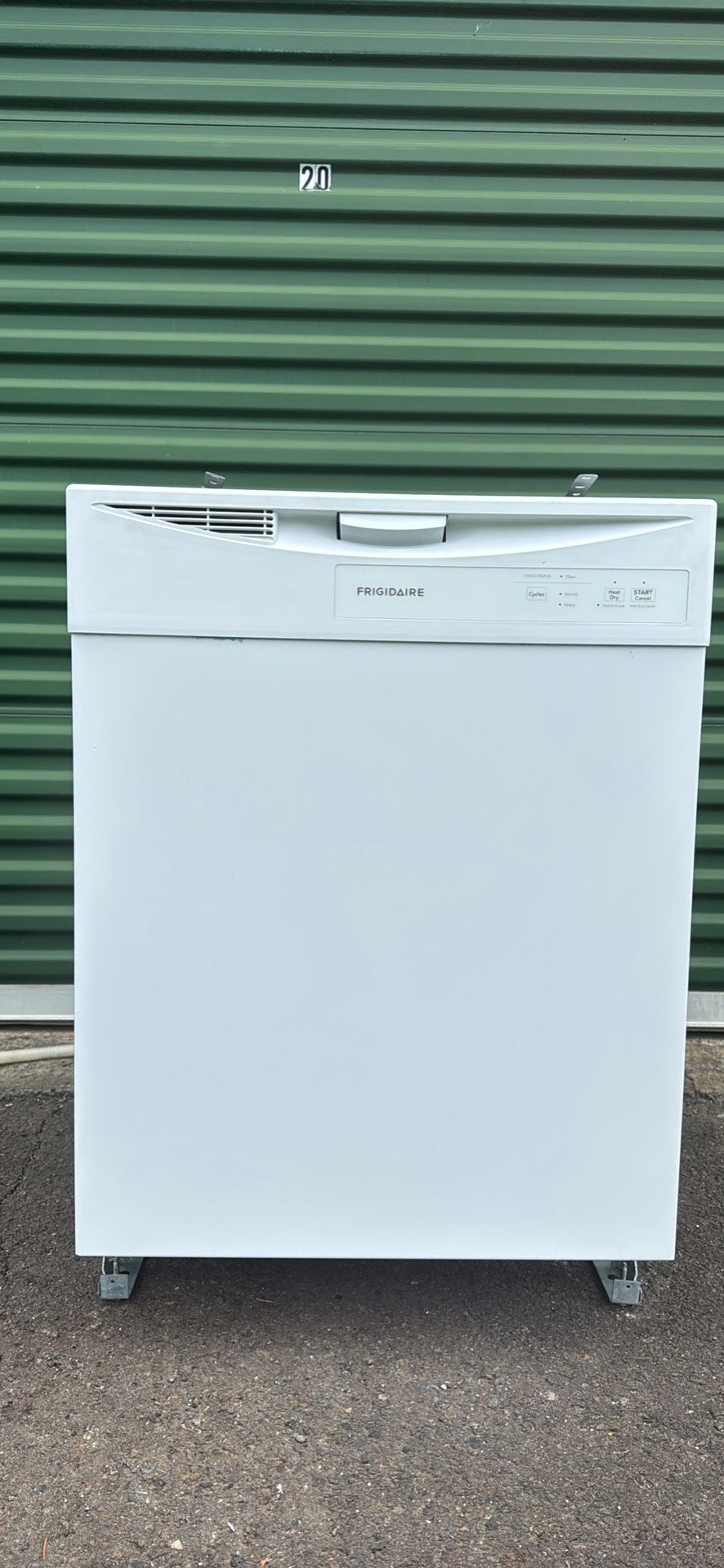Frigidaire dishwasher in excellent condition💦