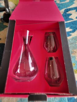 Riedel Vivant Decanter & 2 Merlot