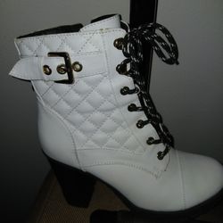 Sz 7 G BY GUESS BOOTS