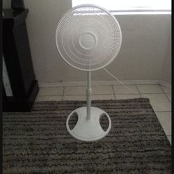 Lasko Fan -3 Speed/ Rotating/ Height Adjustable (White)