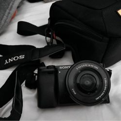 Sony A6000 With Lens