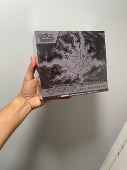 Pokémon Center Pitch Black Etb