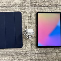 iPad 4 Air With Official Case And Charger