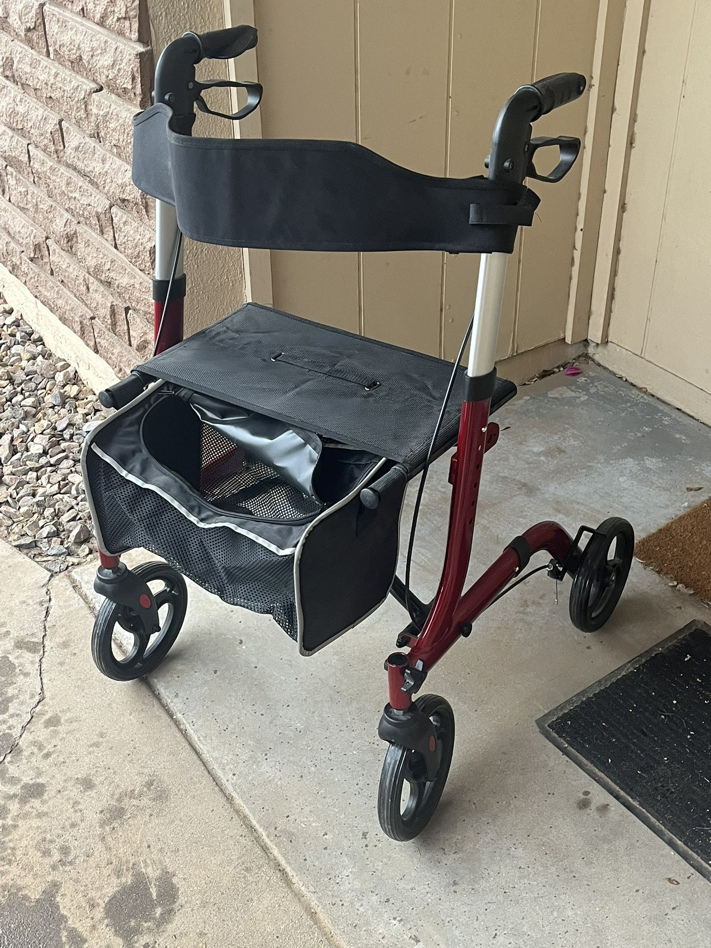 Walker/Rollator, NEW, Adjustable, Brakes, Storage, Etc.