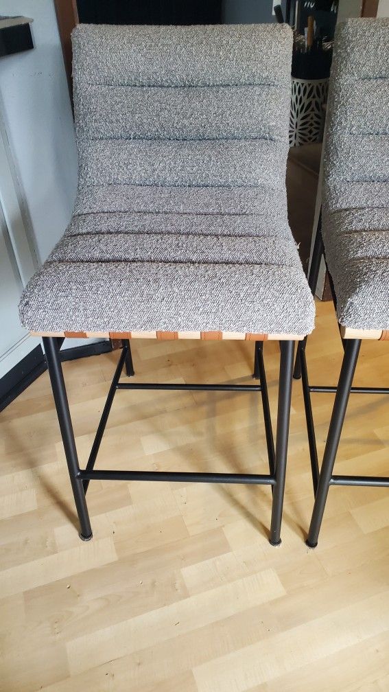 Lahni Gray Boucle Fabric Counter Height Chair