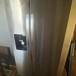 Whirlpool Side-by-Side refrigerator 
