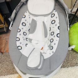 Electric Baby Swing- Bluetooth, Music, Adjustable Speeds – Like New!