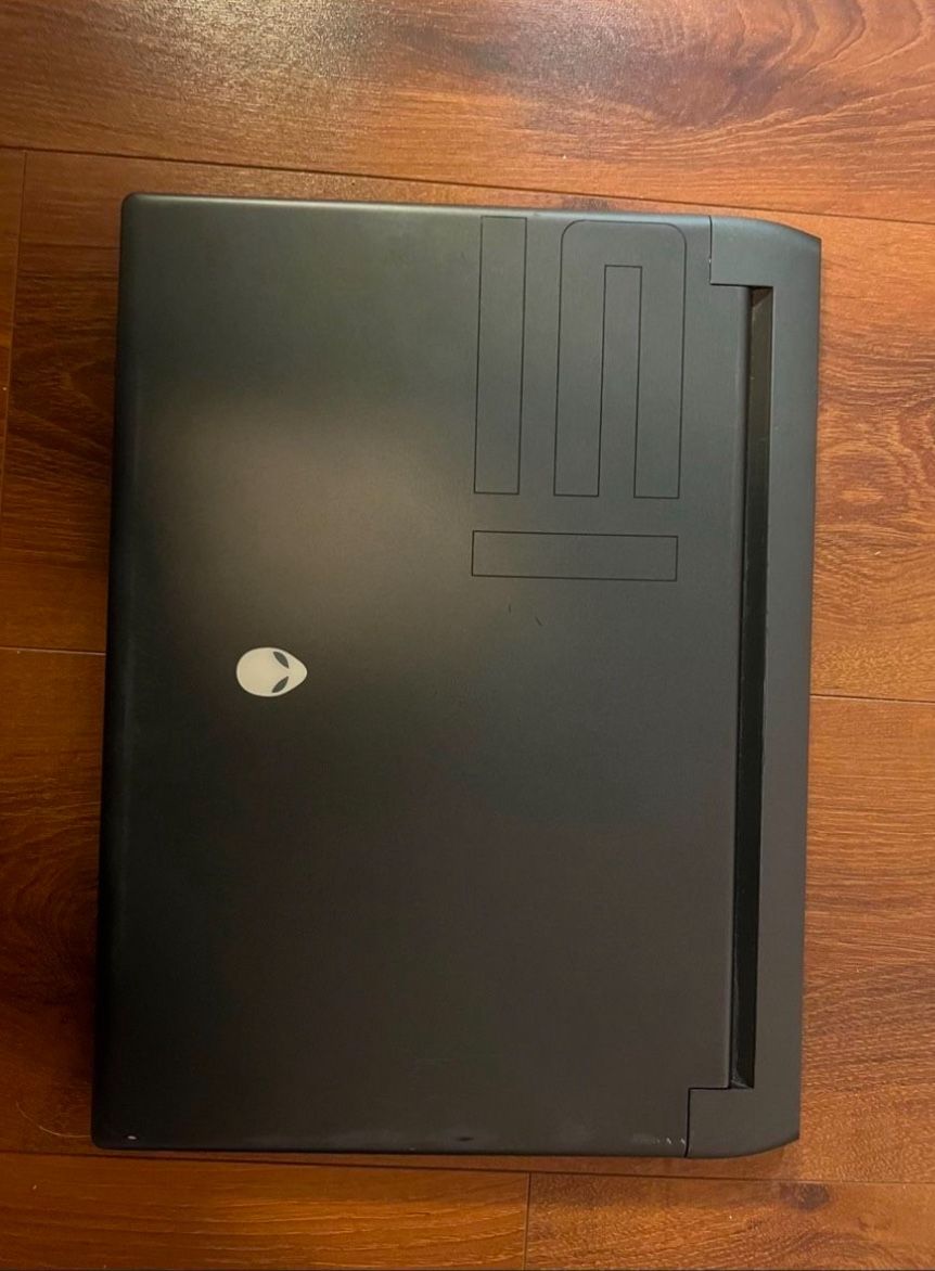 Alienware M15 Laptop 