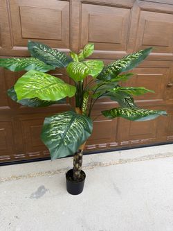 Fake tree, 5 feet