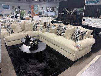 Perfect oversized sofa loveseat! Easy financing! 🎉💙😍