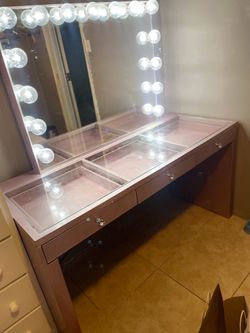 Pink Diva Vanity