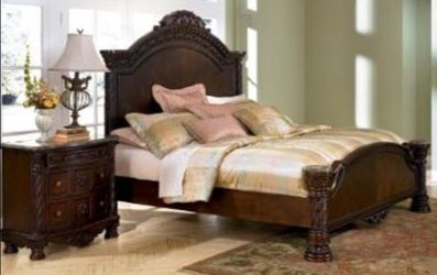 North Shore Dark Wood Queen Bedroom Set – Complete Set