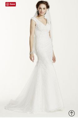 Excellent condition! Like new Ivory wedding dress!!!
