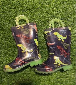 Rain boots lights up kids size 8c used no box