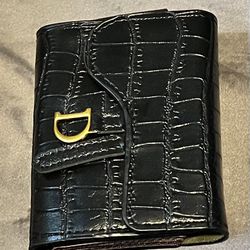 Inital “D” small wallet brand new