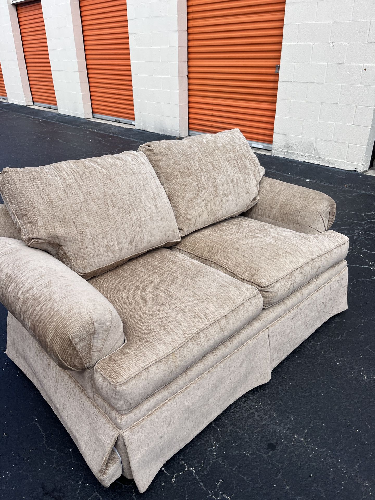 Small Couch Loveseat / Super Clean In Good Condition / Delivery Available 
