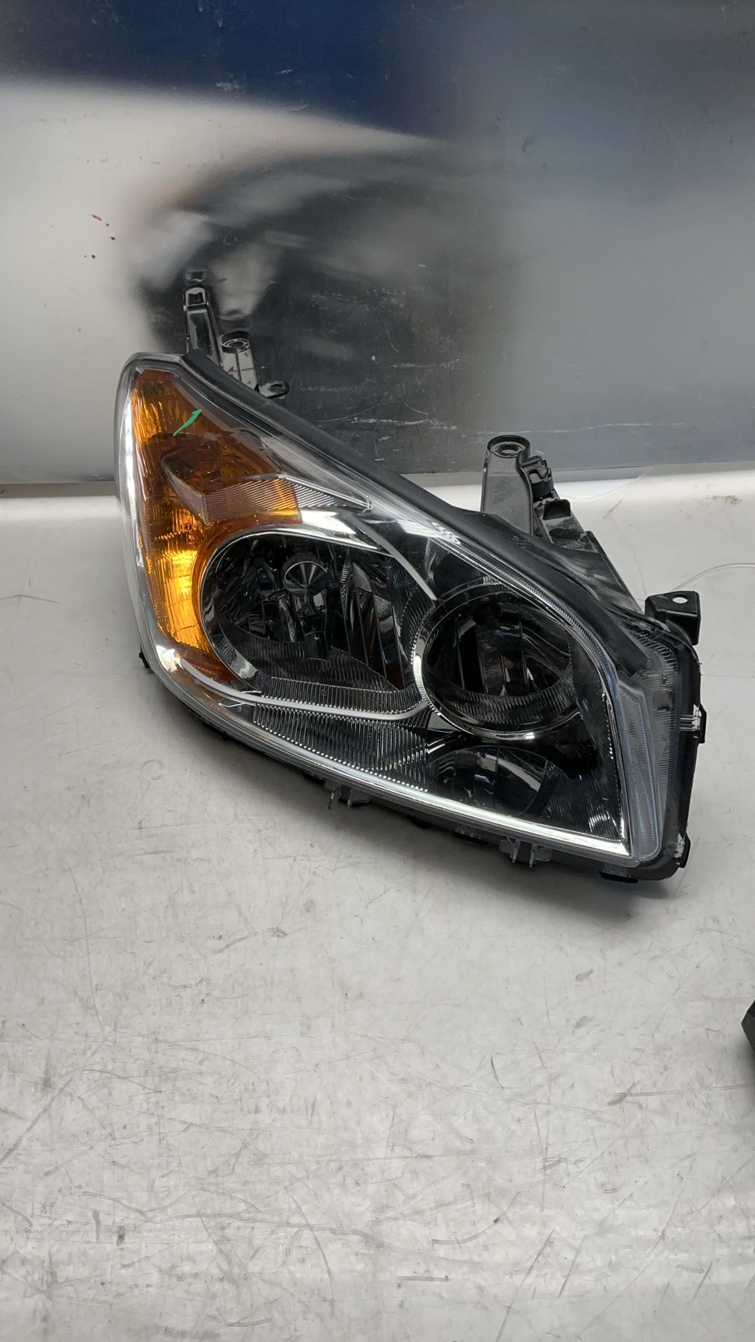 2009 2010 2011 Toyota RAV4 Right Headlight 