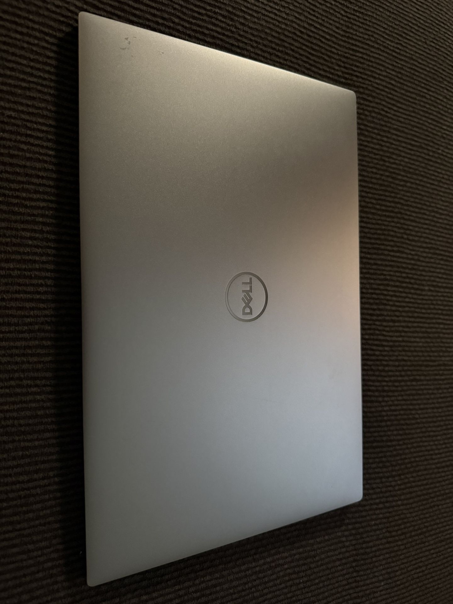 Dell Precision 5570 Laptop