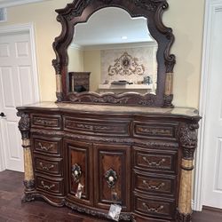 8-Piece Victorian Palace Bedroom Set by Michael Amini