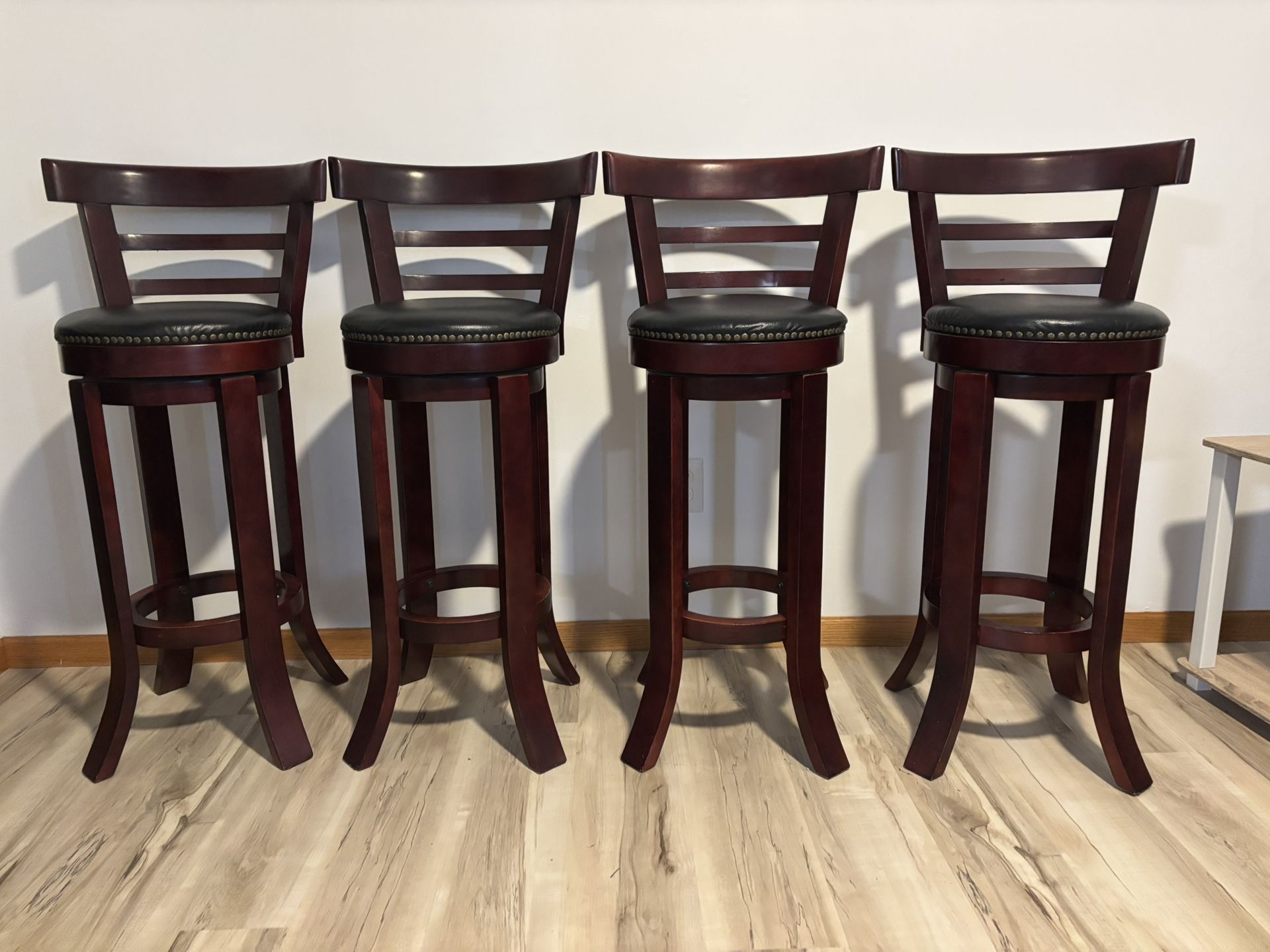 Bar stools (4)