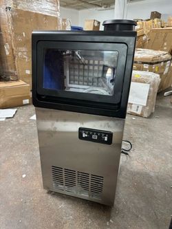 Brand new commercial under counter ice maker. Makes 120 lbs cube ice daily, self-clean feature, dual water inlet, stainless steel, comes with ice scoo