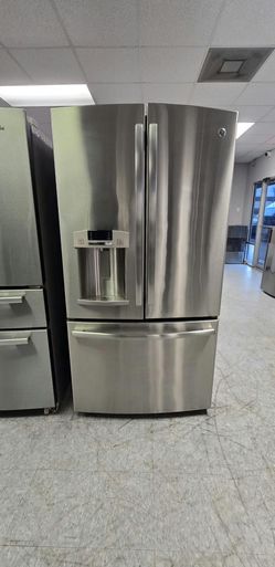 GE French Door Fridge – Stainless w/ Ice & Water