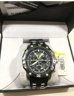Invicta make watch