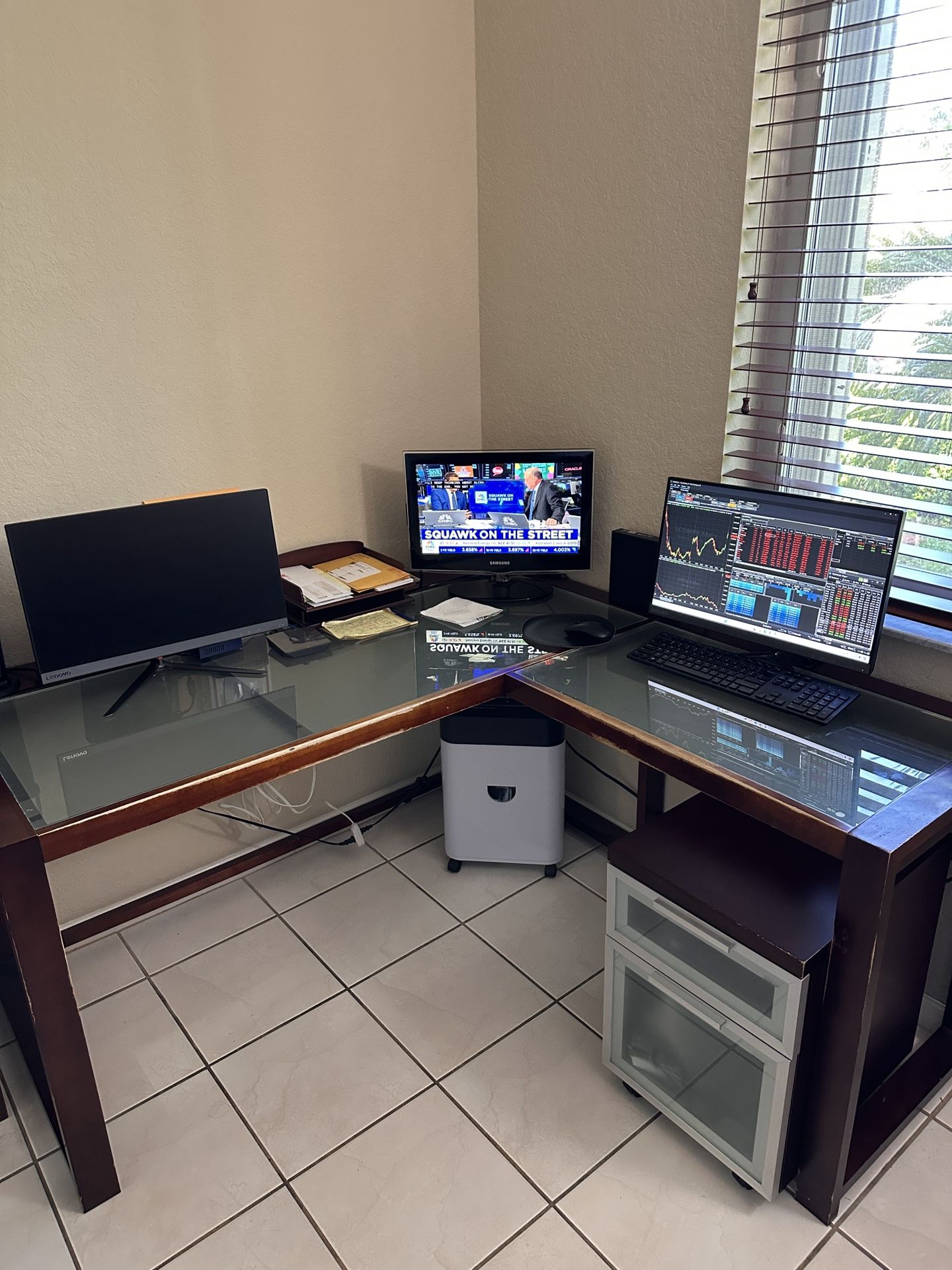 L Shape Desk with Free King Size Bed Frame, Box Springs, Headboard & Mirror