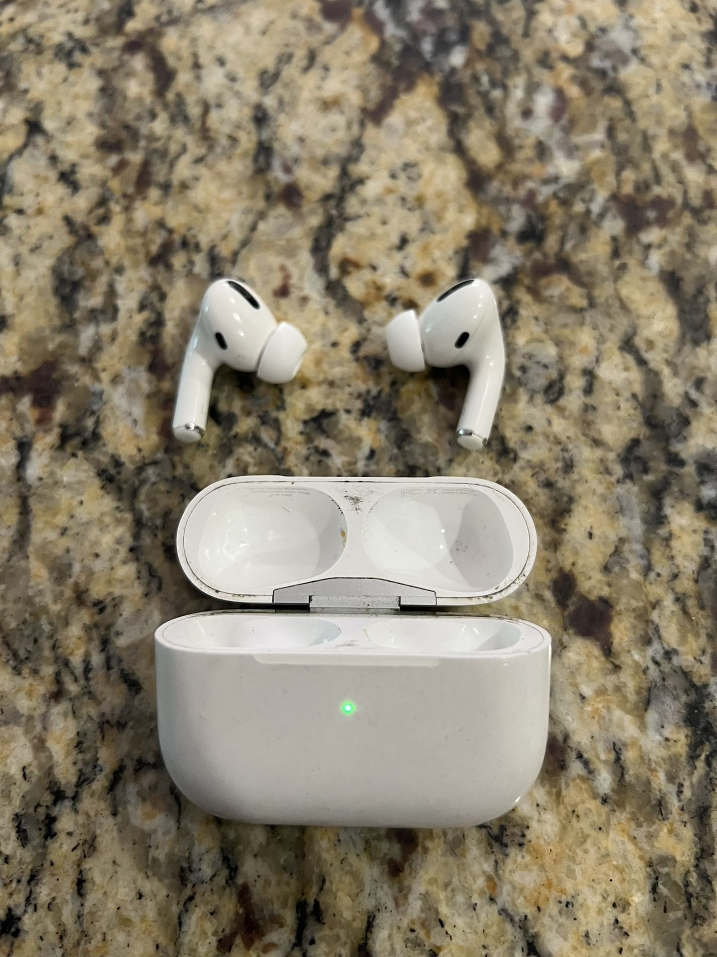 Apple AirPods Pro First Gen