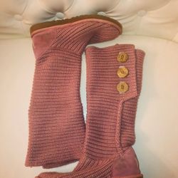 UGG Women's Classic Carey, Button Detailed Knit Boots 
