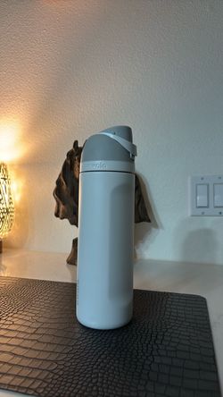 Owala FreeSip Insulated Water Bottle