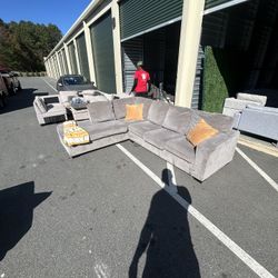 Sectional Sofa/ Couch (We Deliver) 