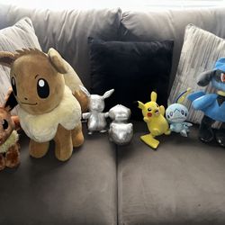 Pokémon Plushies Set