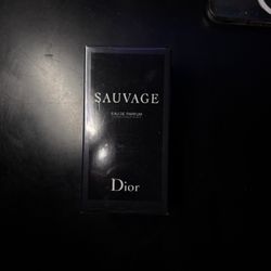 Dior Sauvage Eau De Parfum