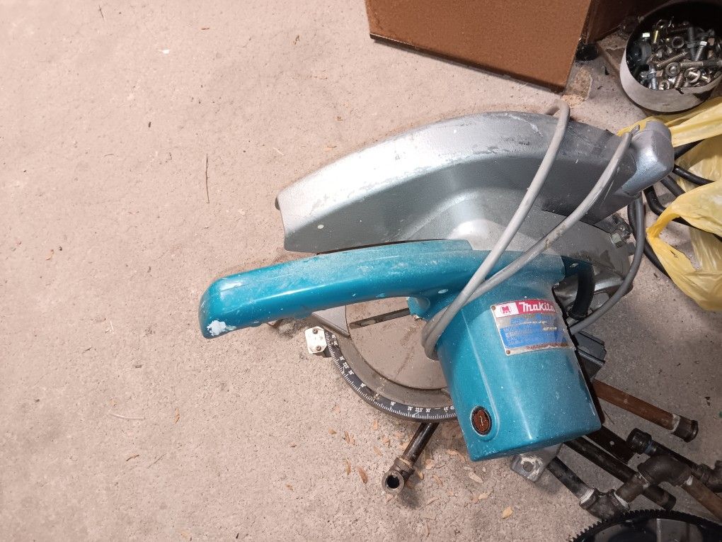 Makita 10" Miter Saw