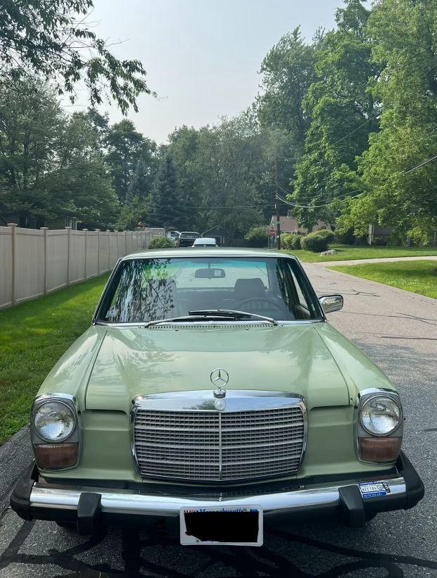 1976 Mercedes-Benz 230