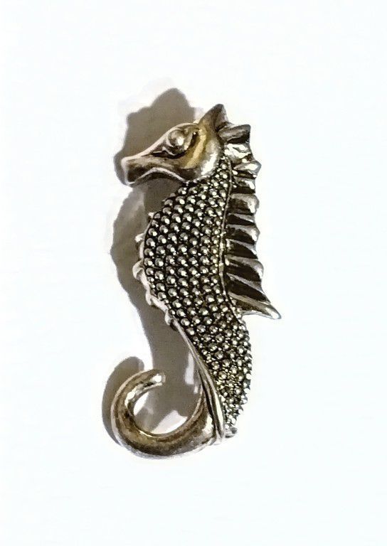Rare 3D Silver Sea Horse Brooch