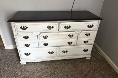 Farmhouse dresser