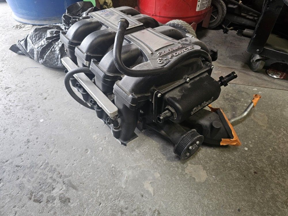 Supercharge Ford Motor 4.6 V8