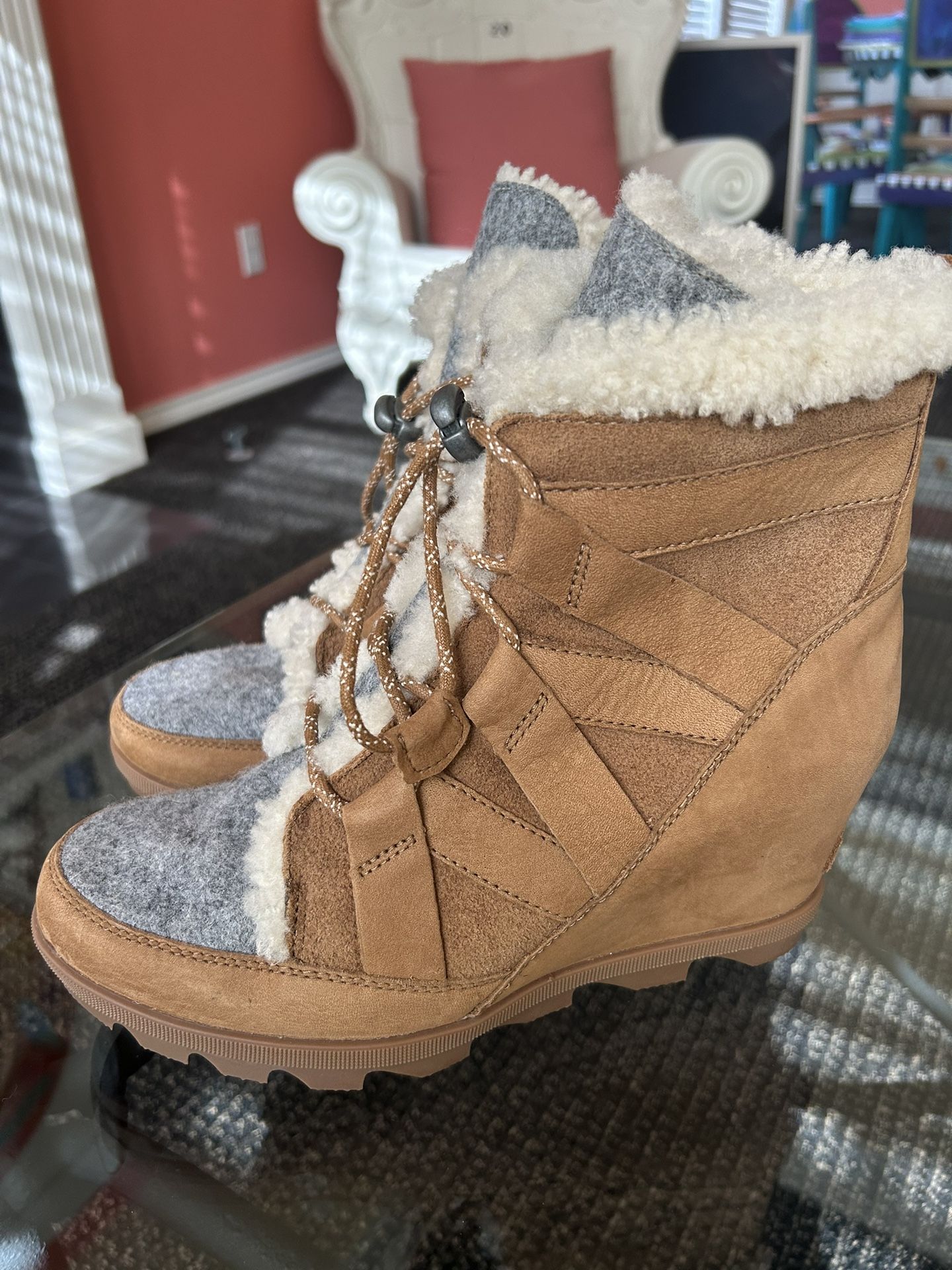 New Sorel “Joan of Arc” Wedge Boots - Size 10 $40