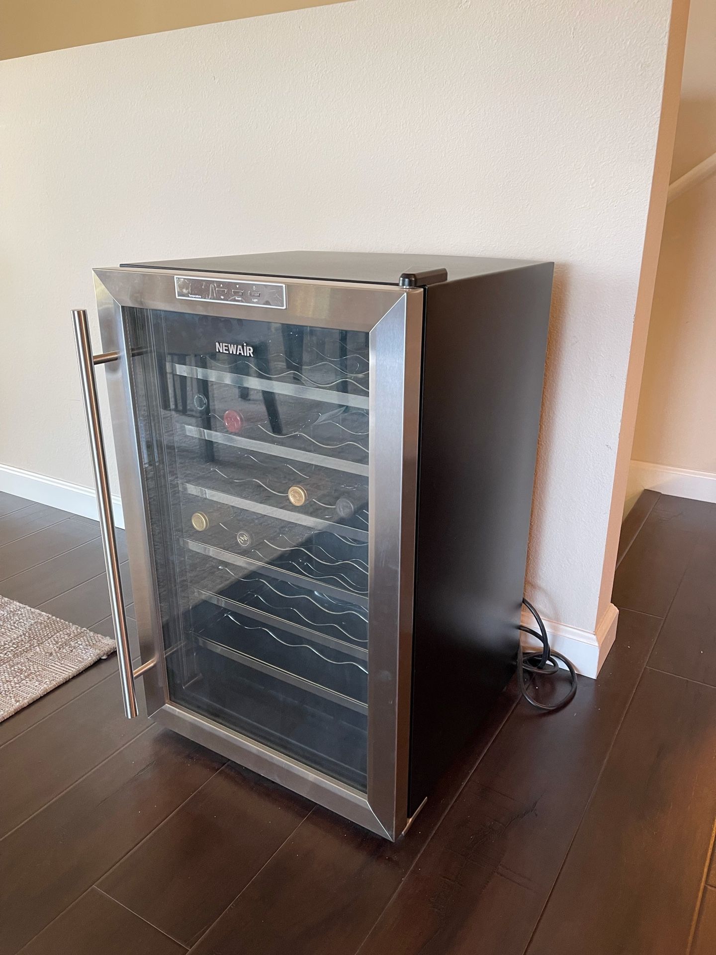 NewAir AW281E 28 Bottle Thermoelectric Wine Cooler for Sale in