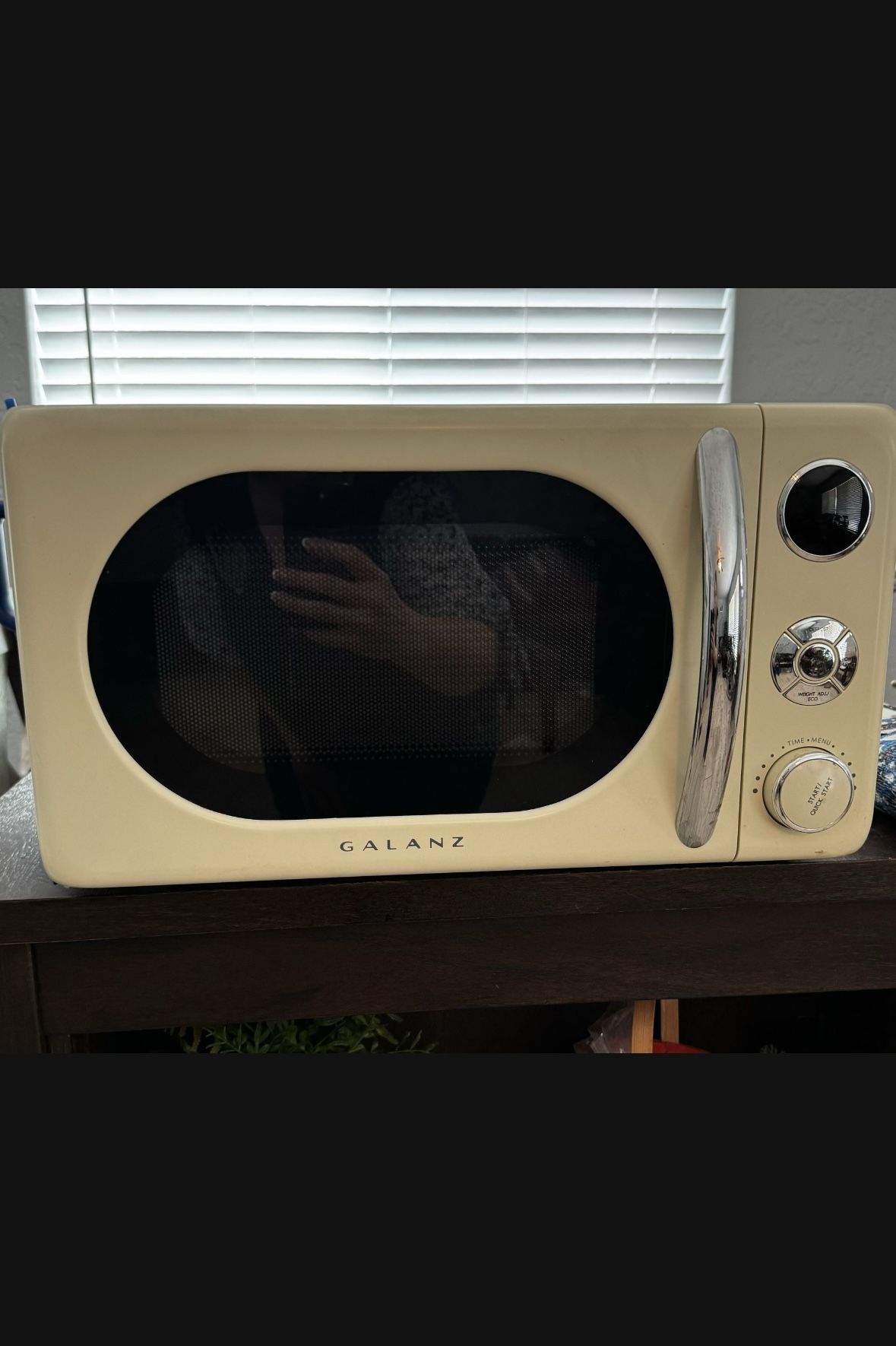 Retro Galanz Microwave
