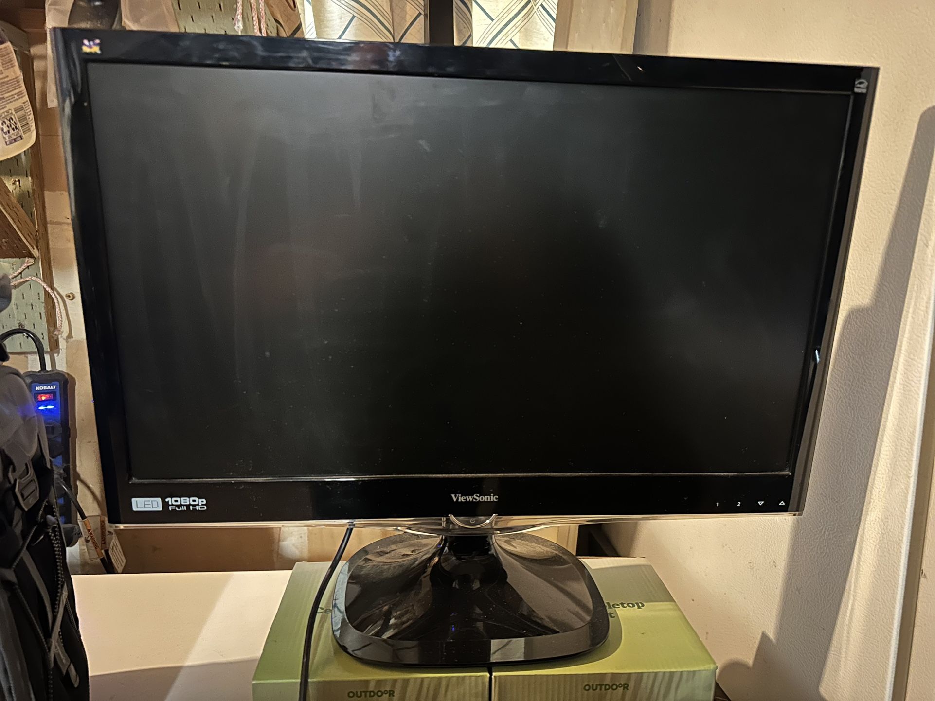 Computer monitor 24in